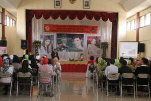 Bupati Garut Buka Seminar Kecantikan item-thumbnail