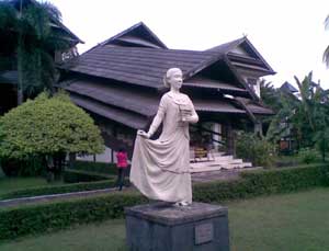 Kabupaten Bima Gelar Kesenian Weha Oi Niwa item-thumbnail