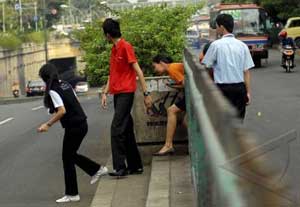 Hati-hati Menyeberang, Denda Rp 250.000 item-thumbnail