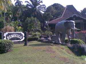 Pagelaran Seni Budaya Khas Bengkulu di TMII item-thumbnail