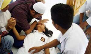 Puluhan Siswa SMAN 1 Pangururan Kesurupan item-thumbnail