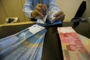 KPU dan Panwaslukada Cilacap Terima Dana Hibah Rp 24,16 M item-thumbnail