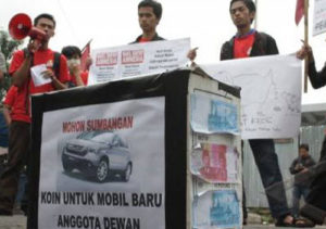 Tolak Mobil Dinas DPRD Garut item-thumbnail