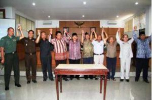 Tokoh Lintas Agama Cimahi Deklarasikan Pemilukada Damai item-thumbnail