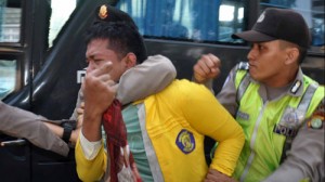 Polisi vs Mahasiswa, Siapa yang Benar item-thumbnail