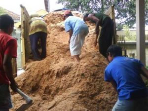 Kerajinan Bahan Baku Limbah Serbuk Gergaji Dikembangkan item-thumbnail