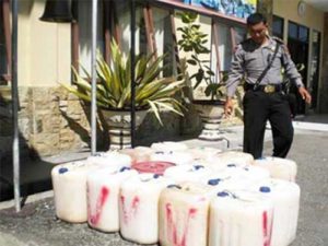 40 Jerigen Tuak Diamankan Polres Cirebon item-thumbnail
