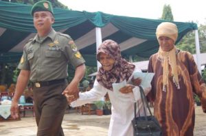 Makodim 0508 Depok Berikan Pengobatan Gratis item-thumbnail