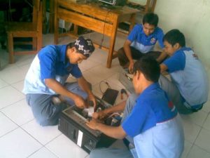 Siswa SMKN 1 Garut Praktik Kerja Industri item-thumbnail