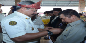 Ishak Mekki terima PIN Bhakti Teratai Putra Indonesia item-thumbnail
