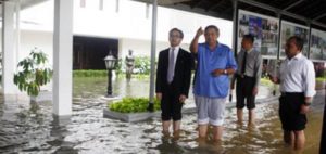 Meninjau Banjir Pencitraan atau Bekerja? item-thumbnail