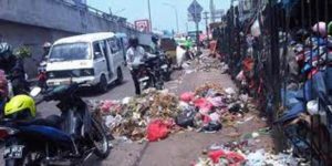 Trotoar Dijadikan Tempat Buang Sampah item-thumbnail