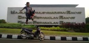 Panggung Politik Didominasi Pengusaha item-thumbnail