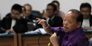 Kasus Sutan Bhatoegana, KPK Periksa Mantan Legislator Tri Yulianto item-thumbnail