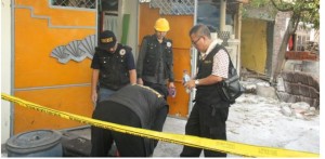 Rumah Aktifis Anti Korupsi Dilempar Bom item-thumbnail