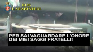 Polisi Italia Menangkap 40 Orang Dan Memfilmkan Inisiasi Mafia item-thumbnail
