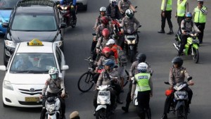 ITW Gugat Kebijakan Gubernur Ahok item-thumbnail