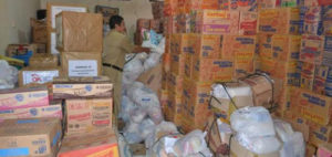 Kekurangan Perahu, Logistik Menumpuk di Posko item-thumbnail