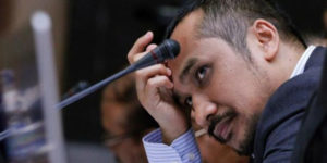 Jadi Tersangka Pemalsuan Dokumen, Samad Harus Bertanggungjawab item-thumbnail