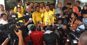 Sidang Perdana Gugatan Kubu ARB Ditunda item-thumbnail