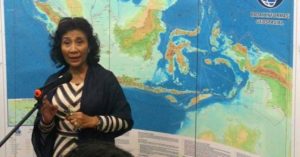 Menteri Susi Siap jadi Bemper item-thumbnail