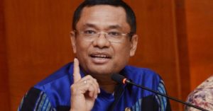 Derasnya Barang Impor Ilegal Masuk ke Indonesia Penyebab Utama PHK item-thumbnail