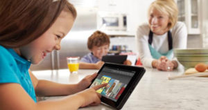 Bermain Gadget Dapat Membuat Mata Anak Menjadi Lonjong item-thumbnail