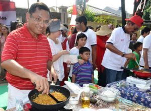 Ramaikan Tujuh Belasan, Menperin Juara Lomba Masak item-thumbnail