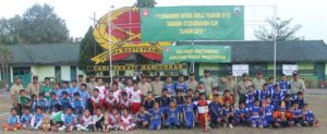 Kasdim 0725/Sragen Tutup Turnamen Sepak Bola Piala Dandim Cup 2015 item-thumbnail
