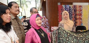 Penggunaan Pewarna Alami Beri Nilai Tambah Batik Indonesia item-thumbnail