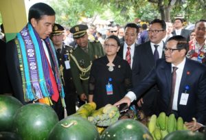 Jokowi Beli Buah di Pasar Tradisional Dili item-thumbnail