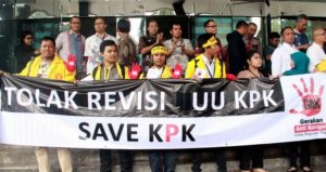 Presiden dan Pimpinan DPR Sepakat Tunda Pembahasan Revisi UU KPK item-thumbnail