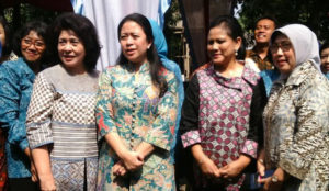 Ibu Iriana Canangkan PIN Polio di Solo item-thumbnail