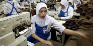 Industri Tekstil dan Alas Kaki Ditargetkan Naik 6,3 Persen item-thumbnail