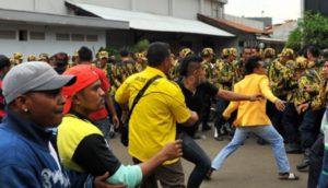 Tolak Pemimpin Golkar yang Bermasalah dengan Hukum item-thumbnail