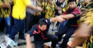 Ricuh di Munaslub Golkar item-thumbnail