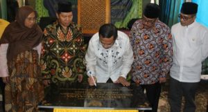 Pesantren Jadi Pemberdaya Industri Kecil Menengah dan Ekonomi Masyarakat item-thumbnail