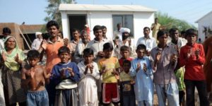 Umat Muslim di Pakistan Galang Dana untuk Biaya Pembangunan Gereja item-thumbnail