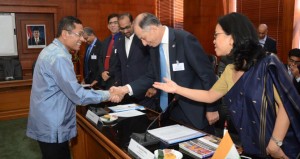 Menperin Tawarkan India Kerja Sama Produksi Bahan Baku Obat item-thumbnail