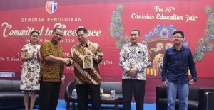 Menperin Optimis Indonesia Jadi Negara Industri Maju item-thumbnail