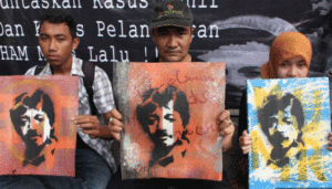 Hendardi Ungkap Kebohongan SBY Tentang Kasus Munir item-thumbnail