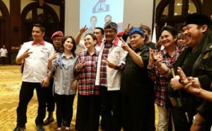 Mengalir Lagi; Organisasi Sunda, Betawi dan Artis Dukung Ahok-Djarot item-thumbnail