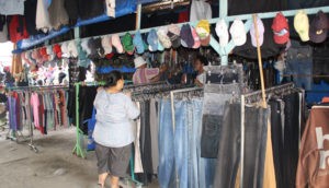 Impor Baju Bekas yang Masuk Melalui Pelabuhan ‘Tikus’ akan Ditindak item-thumbnail