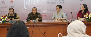 Pelaku Industri Fesyen Ikut Pameran di Moskow item-thumbnail
