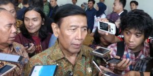 Ditanya Kasus Munir, Wiranto Jawab “Ya Kamu Bicara Sendiri Saja” item-thumbnail