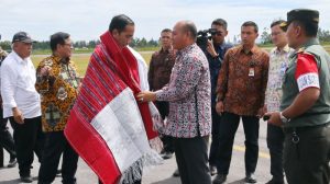 Presiden Jokowi, Minta Sarana Pendukung Bandara Silangit, Dibenahi item-thumbnail