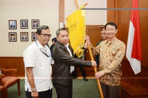 Industri Kuningan Manfaatkan Bahan Baku Daur Ulang item-thumbnail