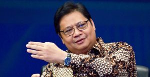 Airlangga: Laptop Impor Marak di NKRI, Belum ada yang Dirugikan item-thumbnail