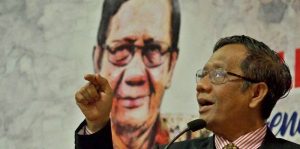 Mahfud: “Saya Nantang Siapa Saja…” item-thumbnail