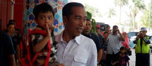 Jokowi: Cucu Saya Mau Dilaporkan ke Bawaslu??? item-thumbnail
